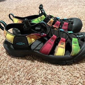 Women’s Keen Hiking Sandals Size 9.5 Like New Condition